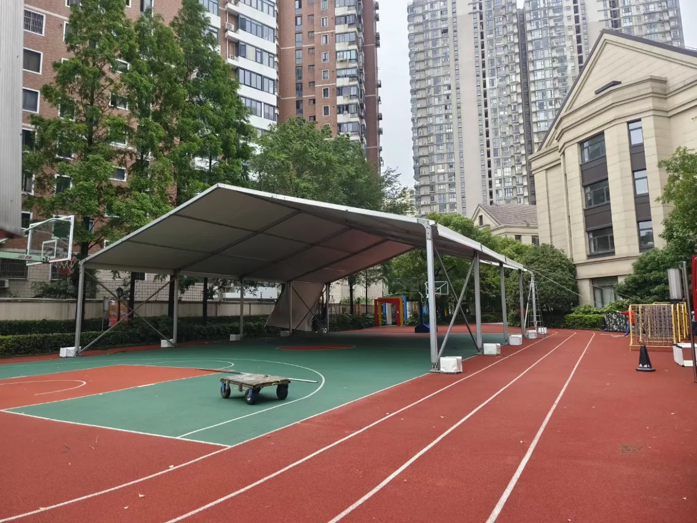 运动场遮棚布置